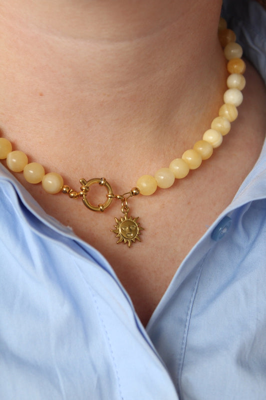 Butter yellow natuurstenen kralenketting