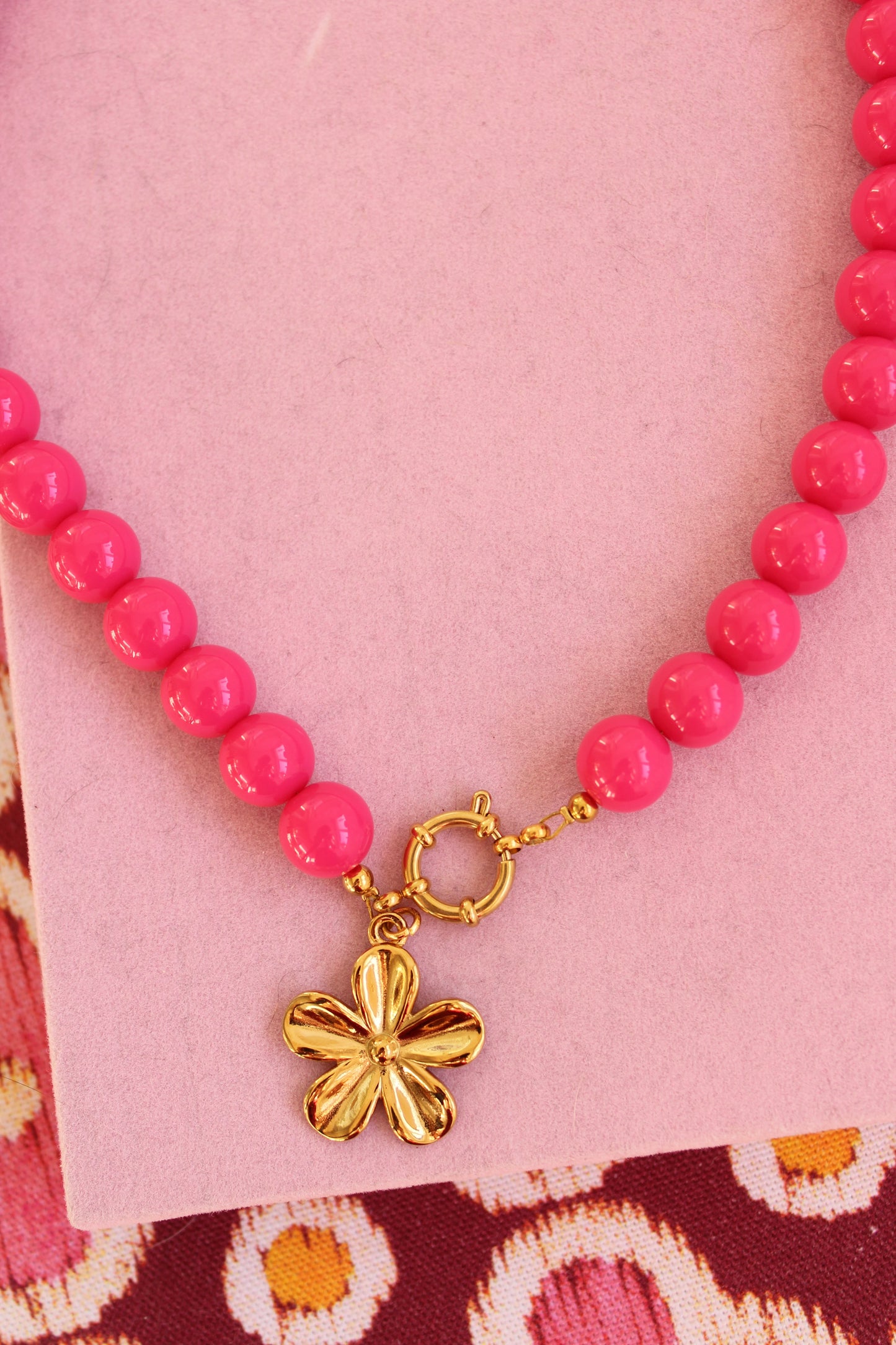 Bolt pink